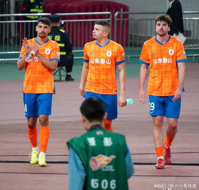 部打脸“自媒体”对阵海港裁判成悬疑J9国际网站外援“站桩”崔康熙俱乐